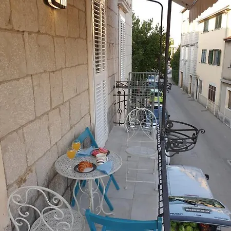 Olea Apartment *